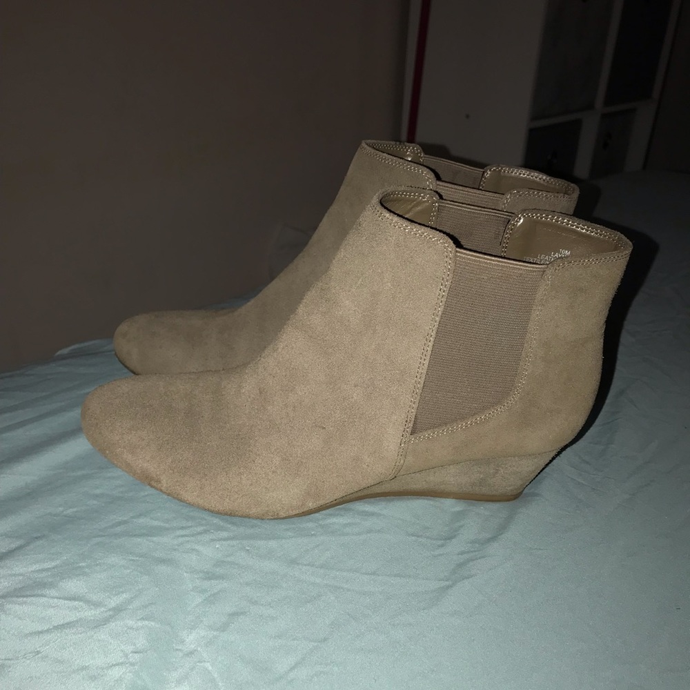 Taupe suede booties
